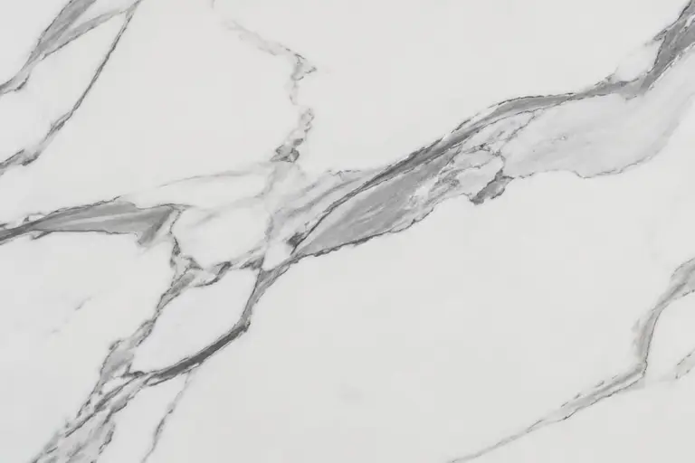 Et. Statuario, lecture de la matière sous lumière rasante