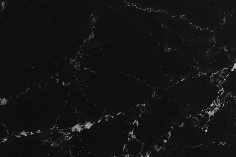 Eternal Noir, détail du dessin de la pierre