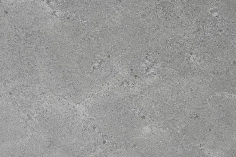 Loft Grey, lecture de la matière sous lumière rasante